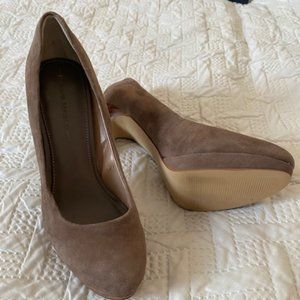 Banana Republic Fawn Suede Pumps